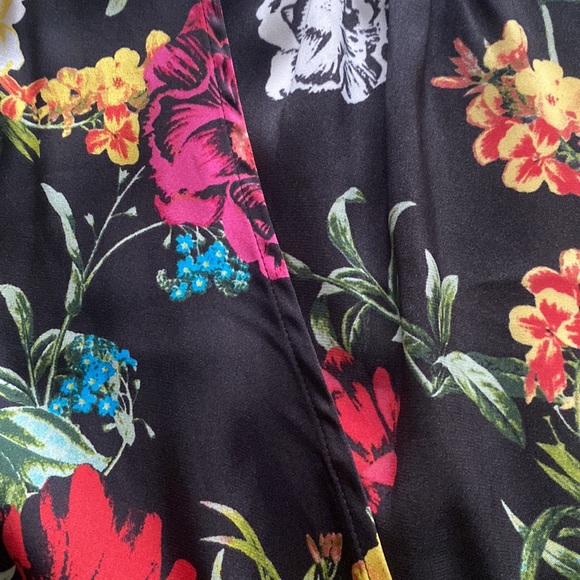 Floral top - Picture 6 of 6